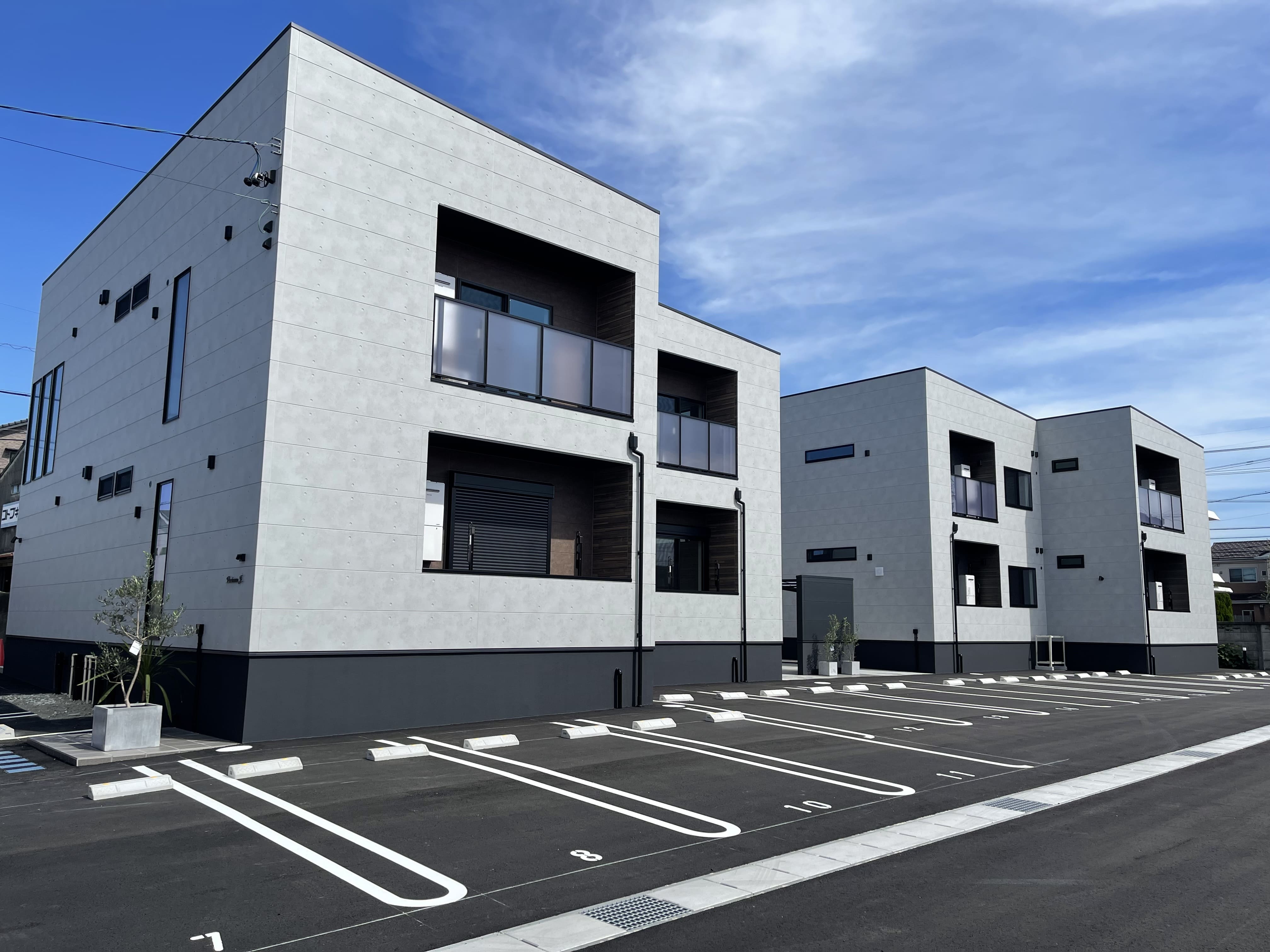 Verious J ~ベリアス ジェイ~(春日井市賃貸)木造2階建(2棟 計8室)※高基礎 1LDK オートロック/各戸1GWi-Fi付CATV/宅配BOX/エアコン各戸1台 画像